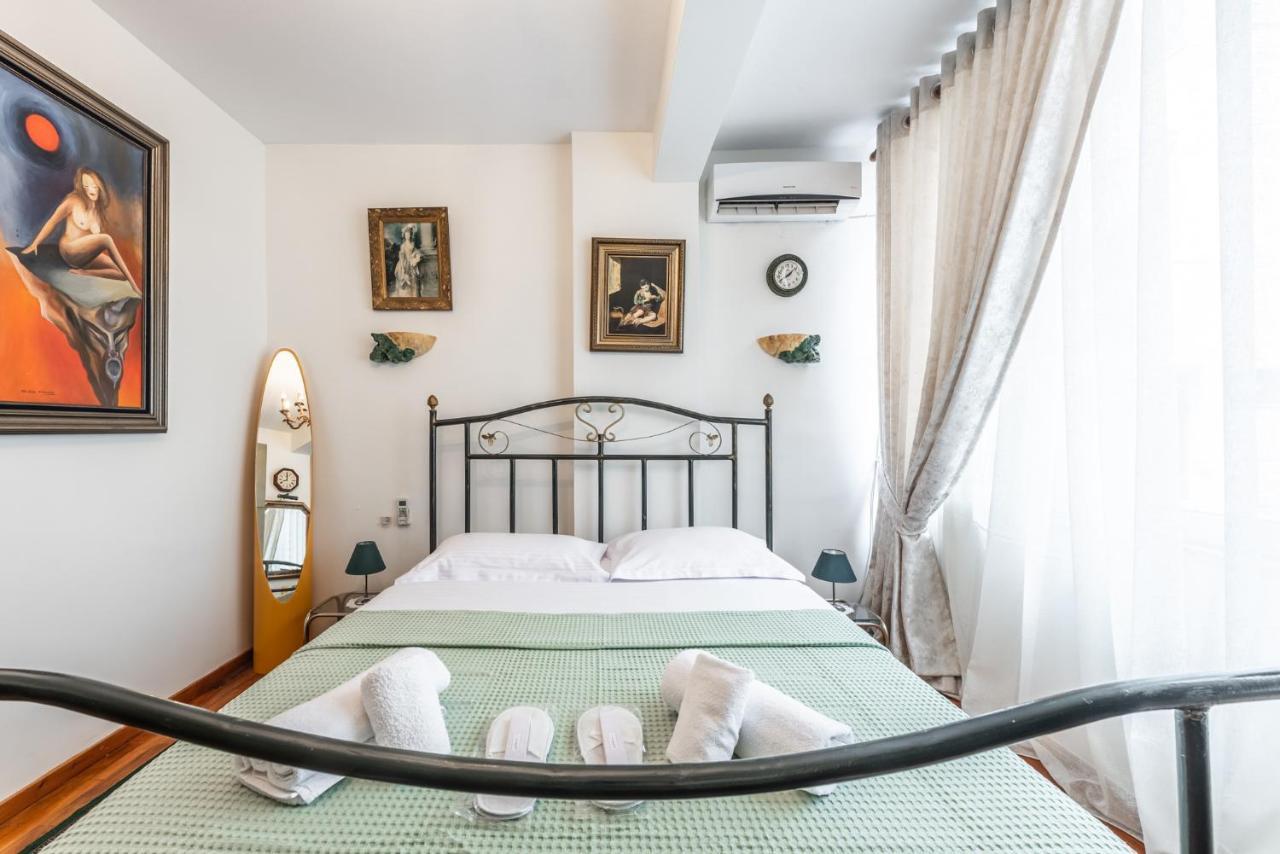 Vintage And Warm 2Br Apartament In Tirana Buitenkant foto