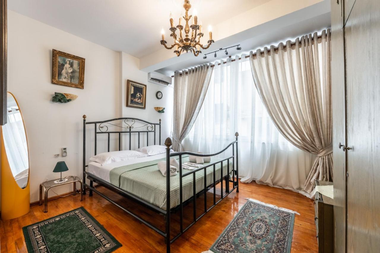 Vintage And Warm 2Br Apartament In Tirana Buitenkant foto