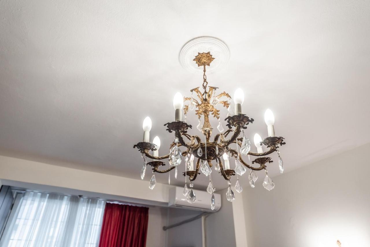 Vintage And Warm 2Br Apartament In Tirana Buitenkant foto