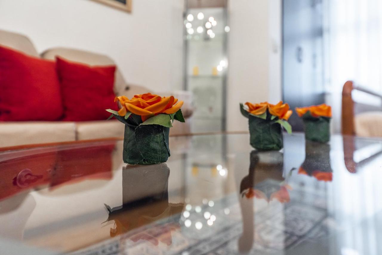 Vintage And Warm 2Br Apartament In Tirana Buitenkant foto