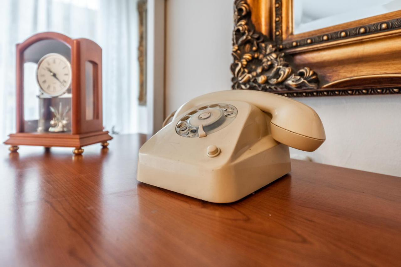 Vintage And Warm 2Br Apartament In Tirana Buitenkant foto